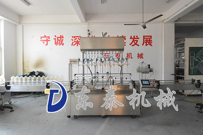 多頭自流式液體灌裝機